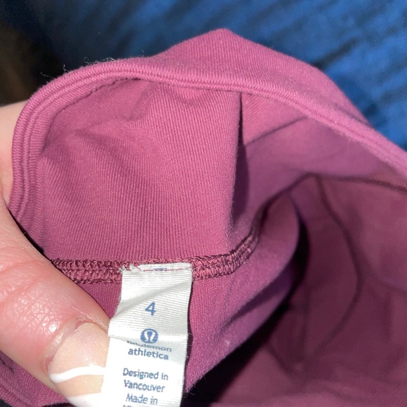 Lululemon High Waisted Maroon Flare Leggings sz 4 - Picture 3 of 4